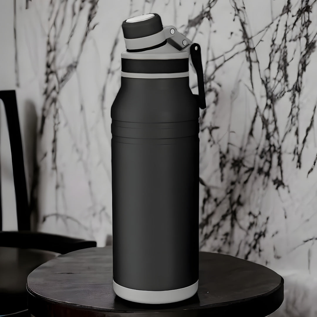 Garrafa com Alça e Bico 1,2L em Aço Inox Preta